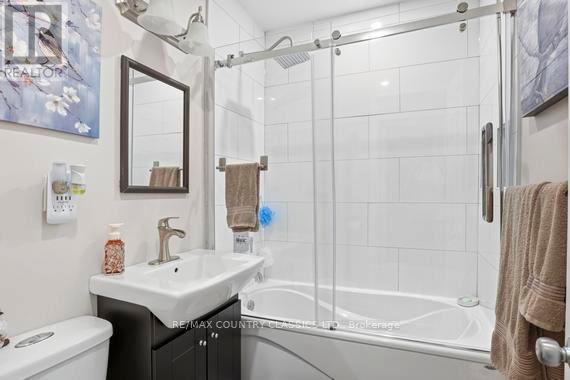 99 Maple Street Property Photo 21
