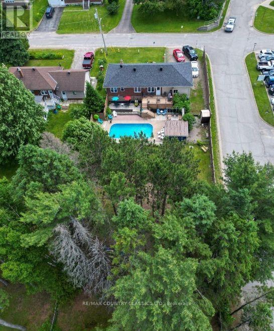 99 Maple Street Property Photo 30