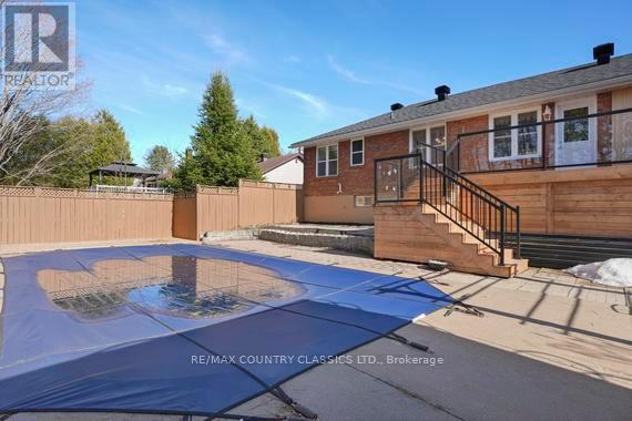 99 Maple Street Property Photo 32