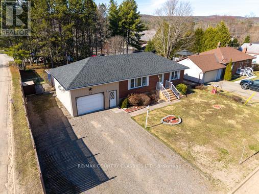 99 Maple Street Property Photo 33