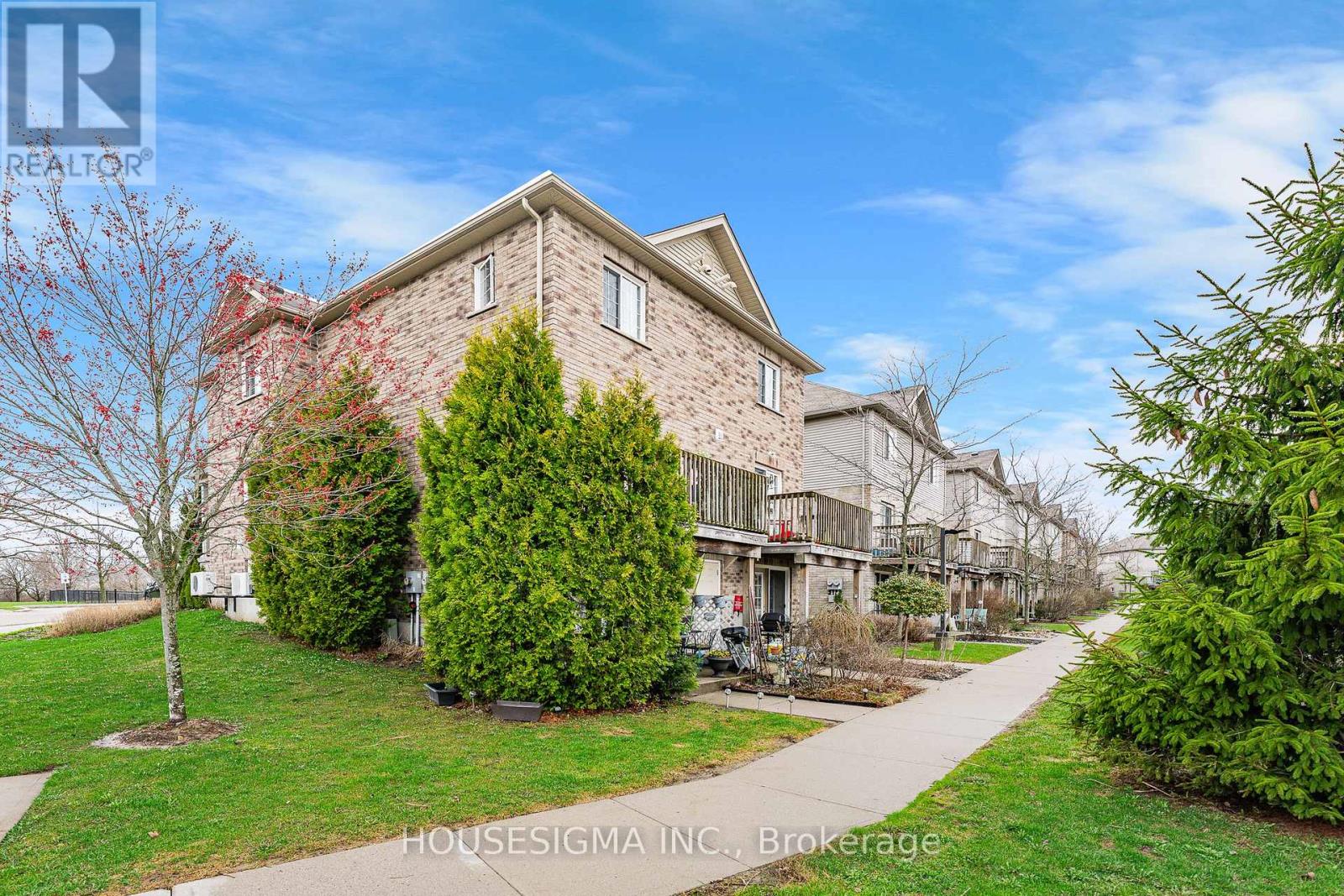 124 - 35 Mountford Drive Property Photo 2