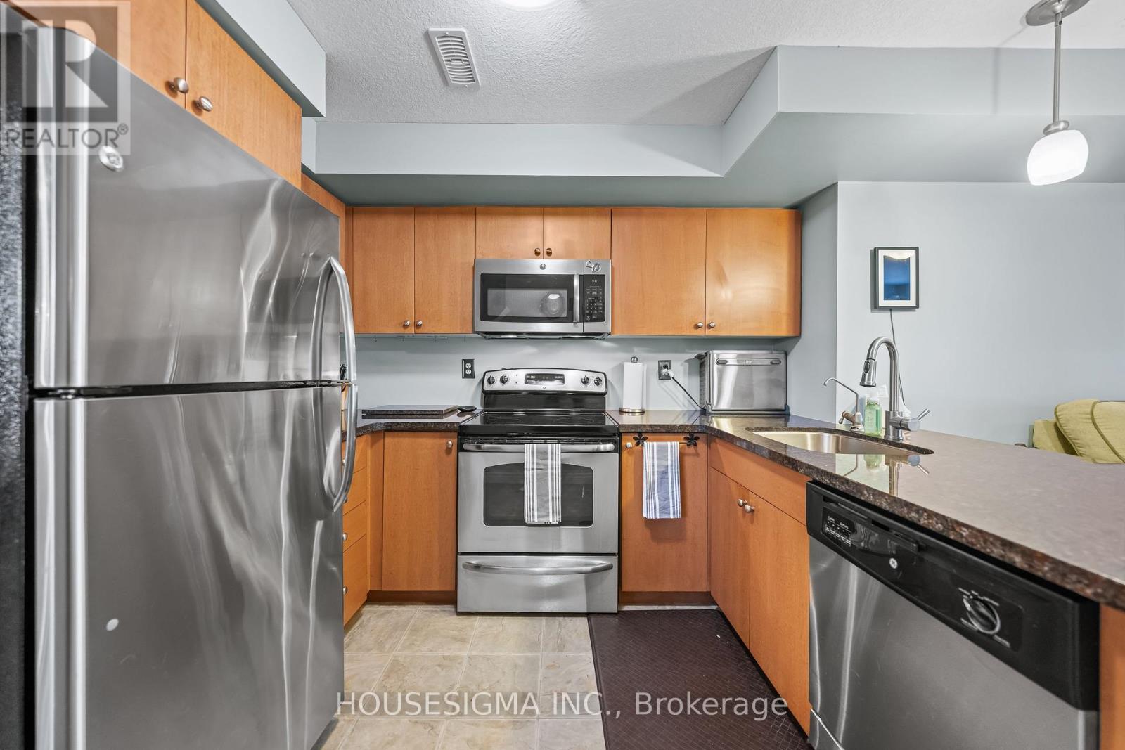 124 - 35 Mountford Drive Property Photo 15
