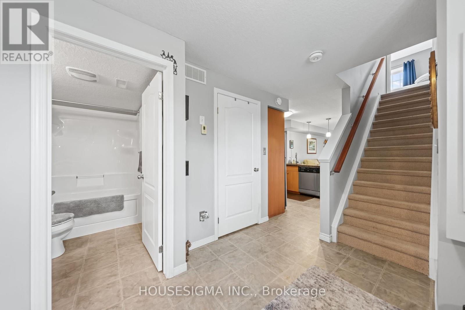 124 - 35 Mountford Drive Property Photo 28