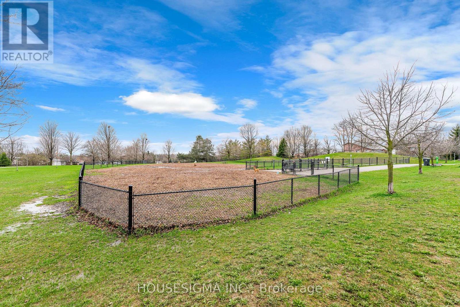 124 - 35 Mountford Drive Property Photo 42