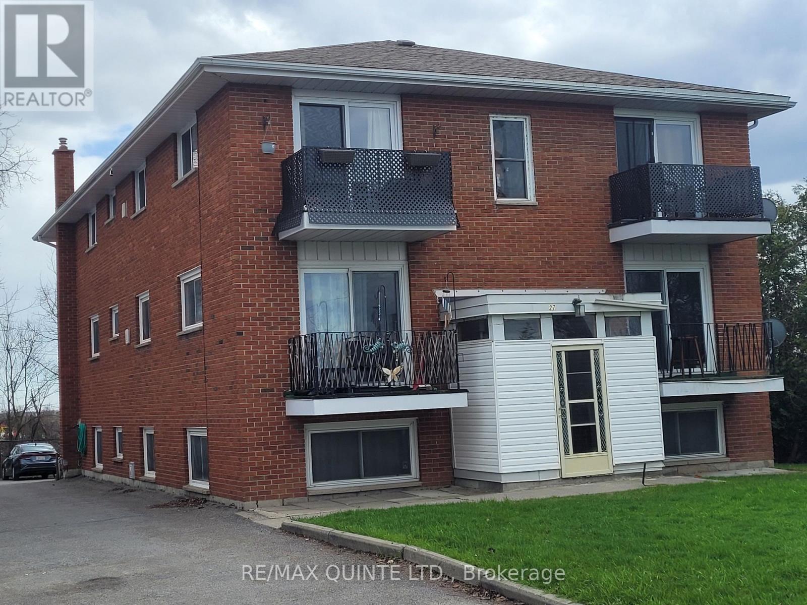 27 King George Square Property Photo 1