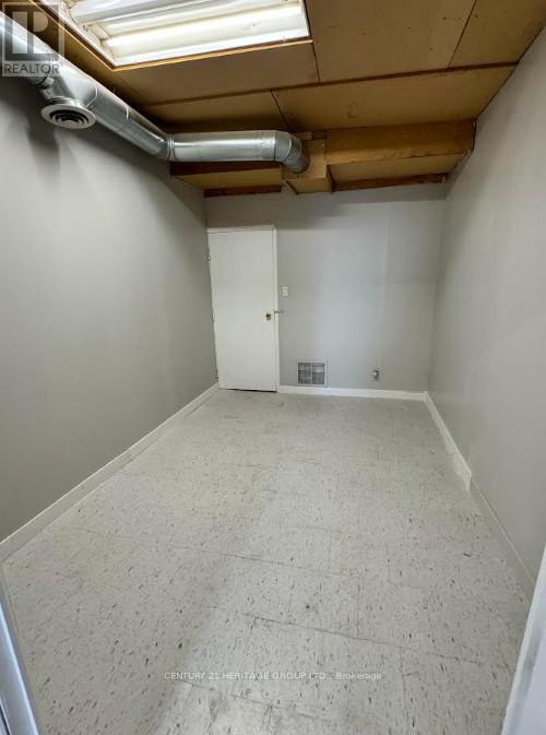2 - 321 Robert Street Property Photo 11