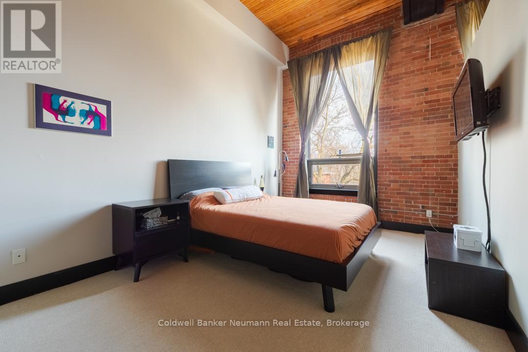 221 - 26 Ontario Street Property Photo 7