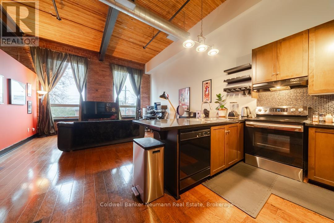 221 - 26 Ontario Street Property Photo 20