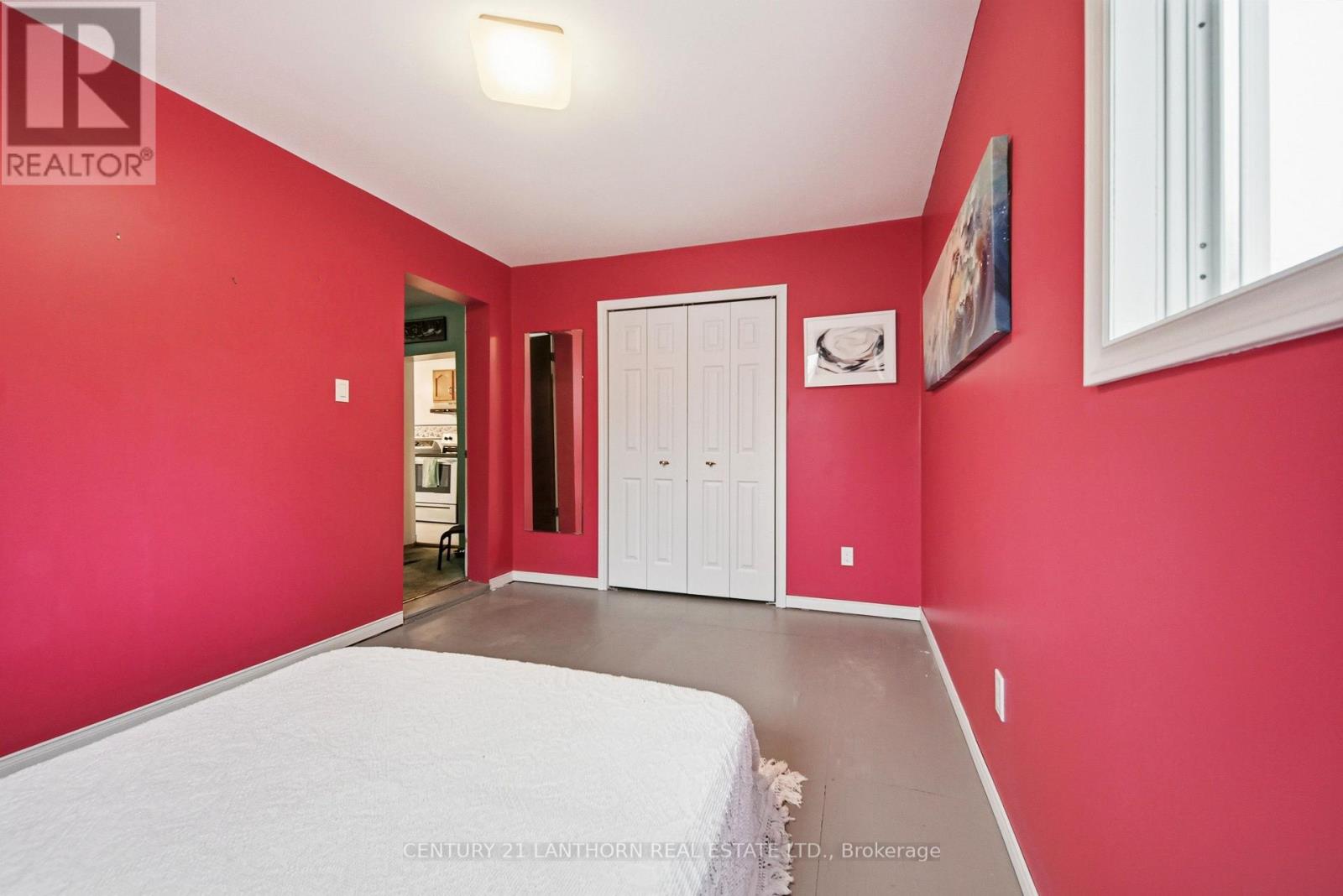 193 St. Lawrence Street E Property Photo 3