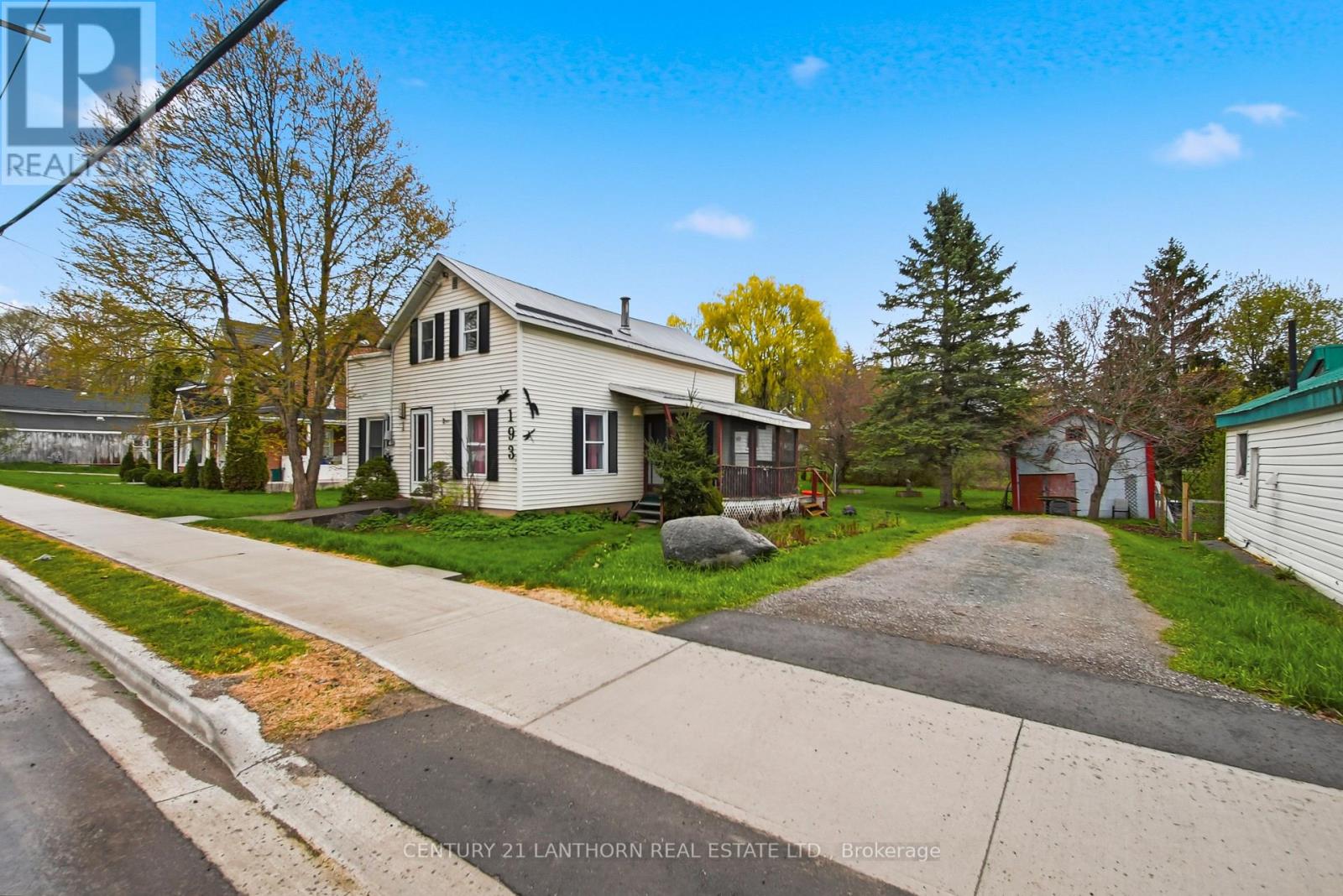 193 St. Lawrence Street E Property Photo 7