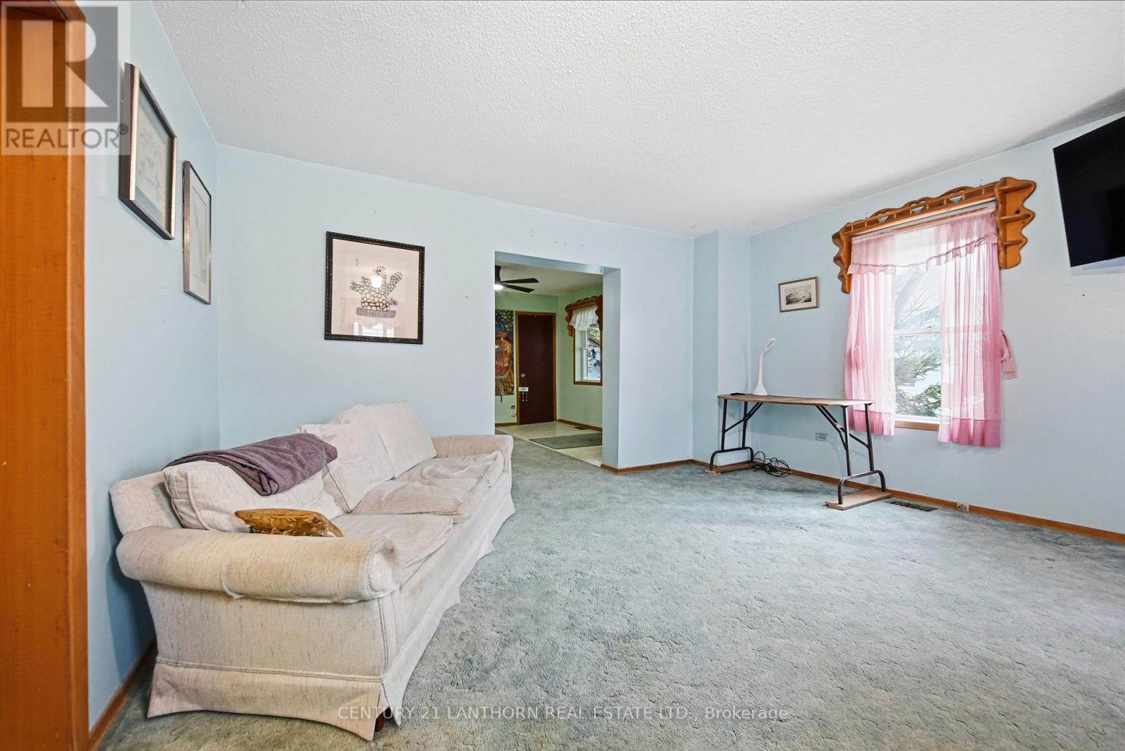 193 St. Lawrence Street E Property Photo 13
