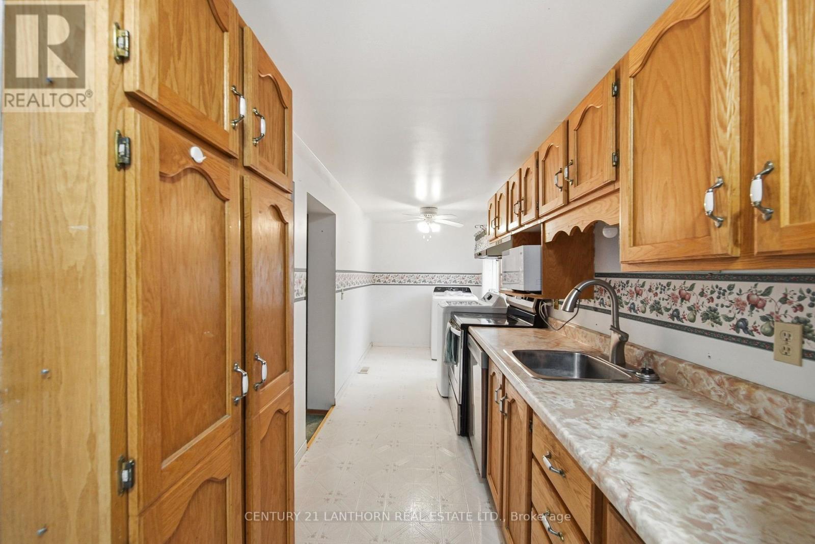 193 St. Lawrence Street E Property Photo 15
