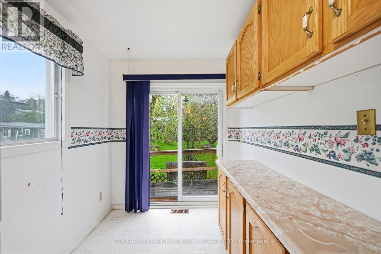 193 St. Lawrence Street E Property Photo 18