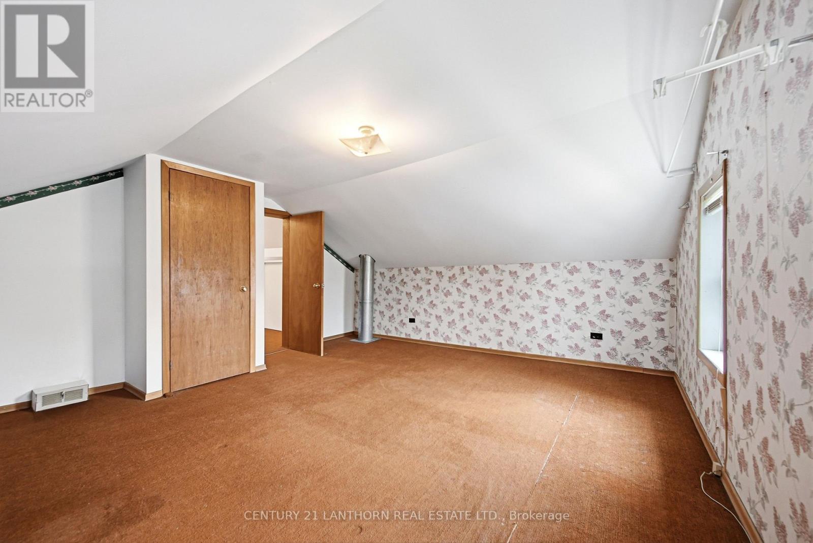 193 St. Lawrence Street E Property Photo 23