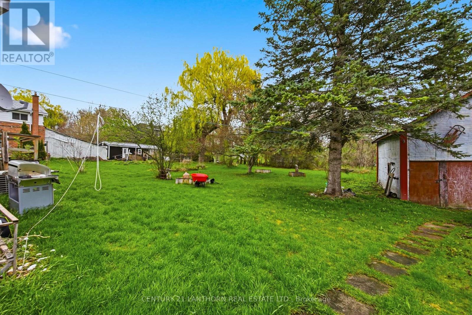 193 St. Lawrence Street E Property Photo 28