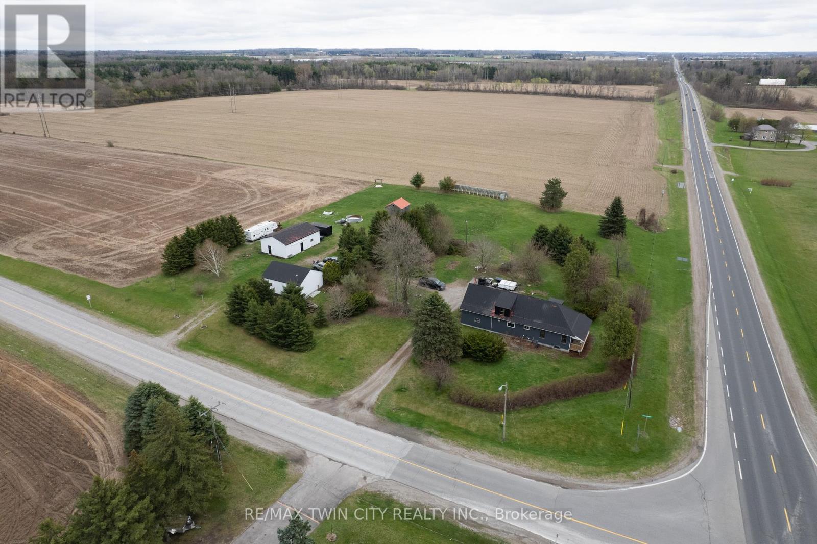 8 Conc. 8 Townsend Property Photo 4