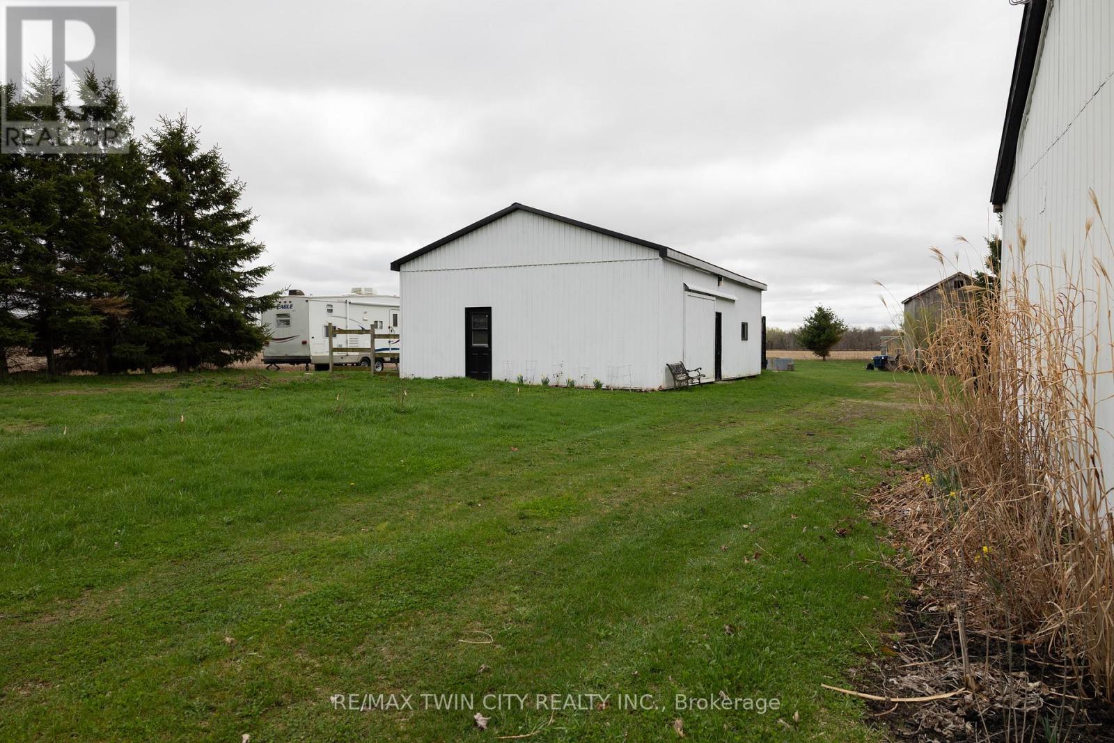 8 Conc. 8 Townsend Property Photo 11
