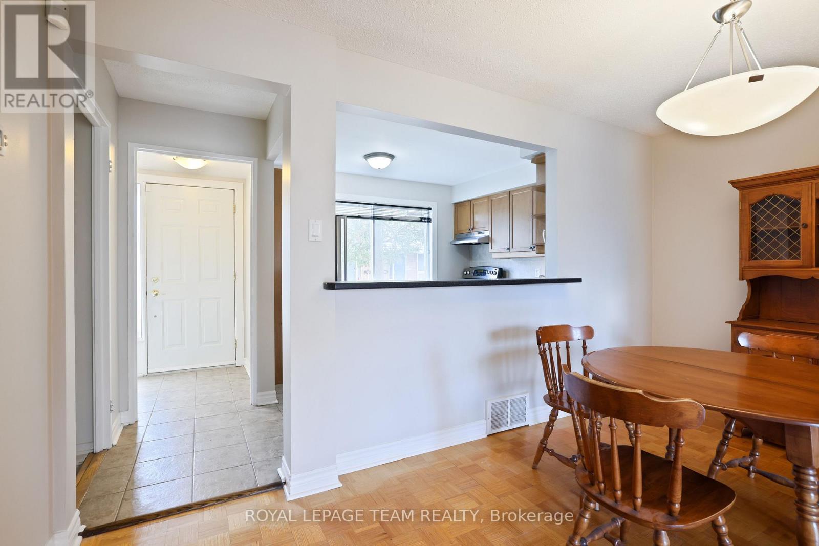 2942 Fairlea Crescent Property Photo 10