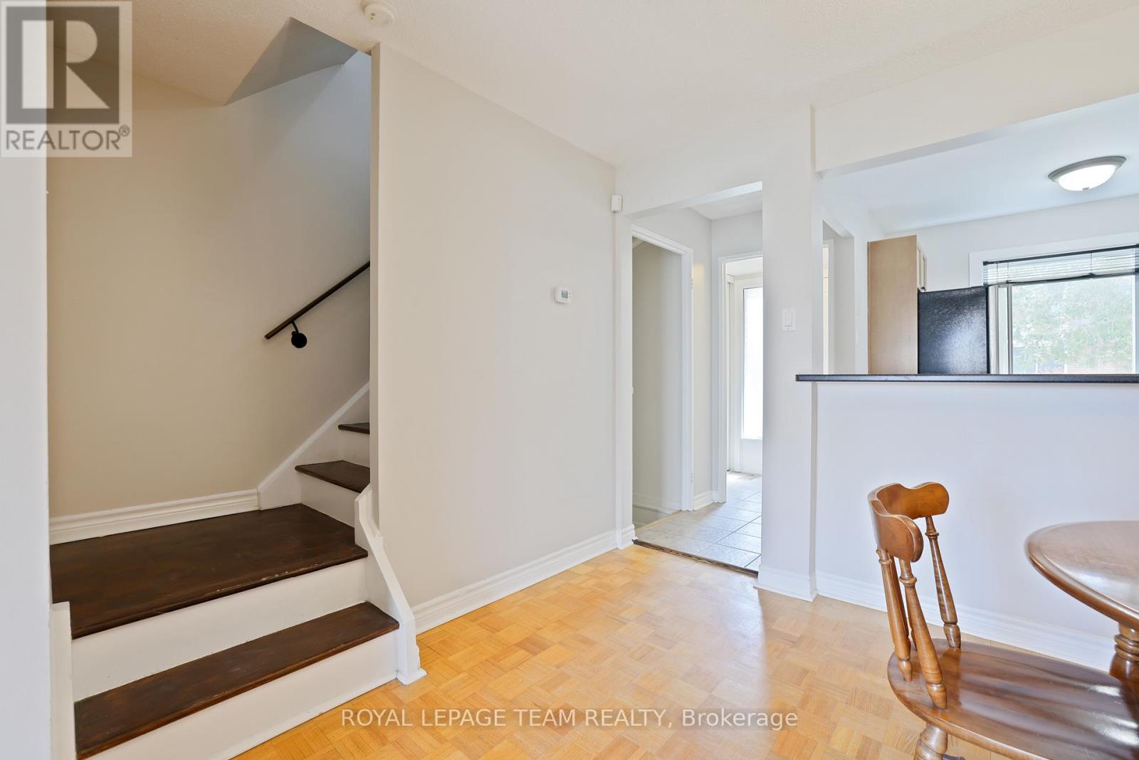 2942 Fairlea Crescent Property Photo 12