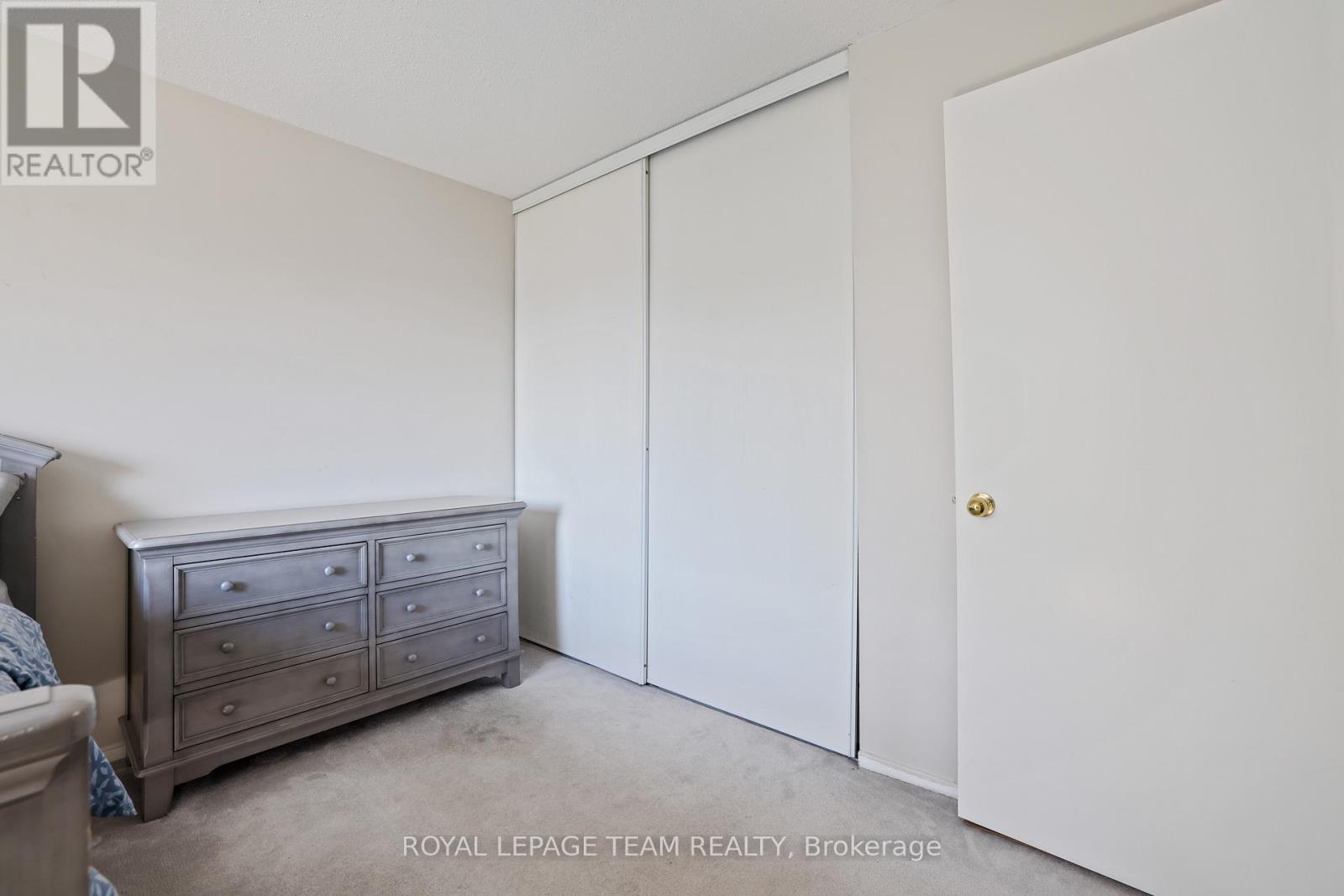 2942 Fairlea Crescent Property Photo 17