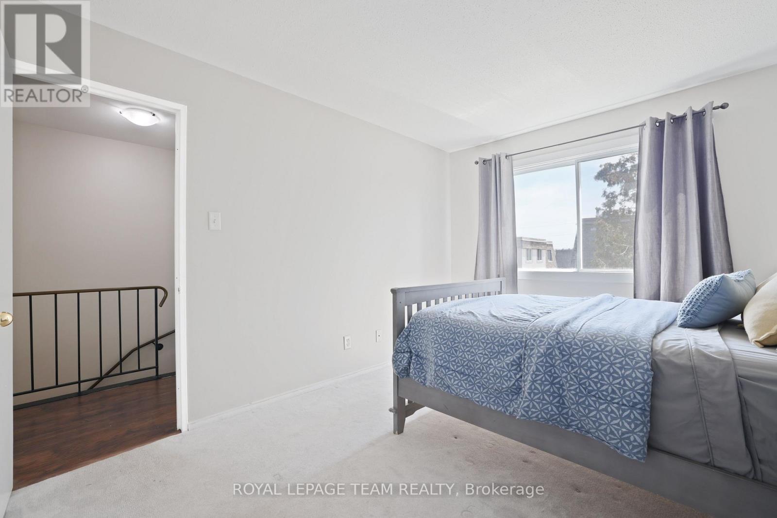 2942 Fairlea Crescent Property Photo 18