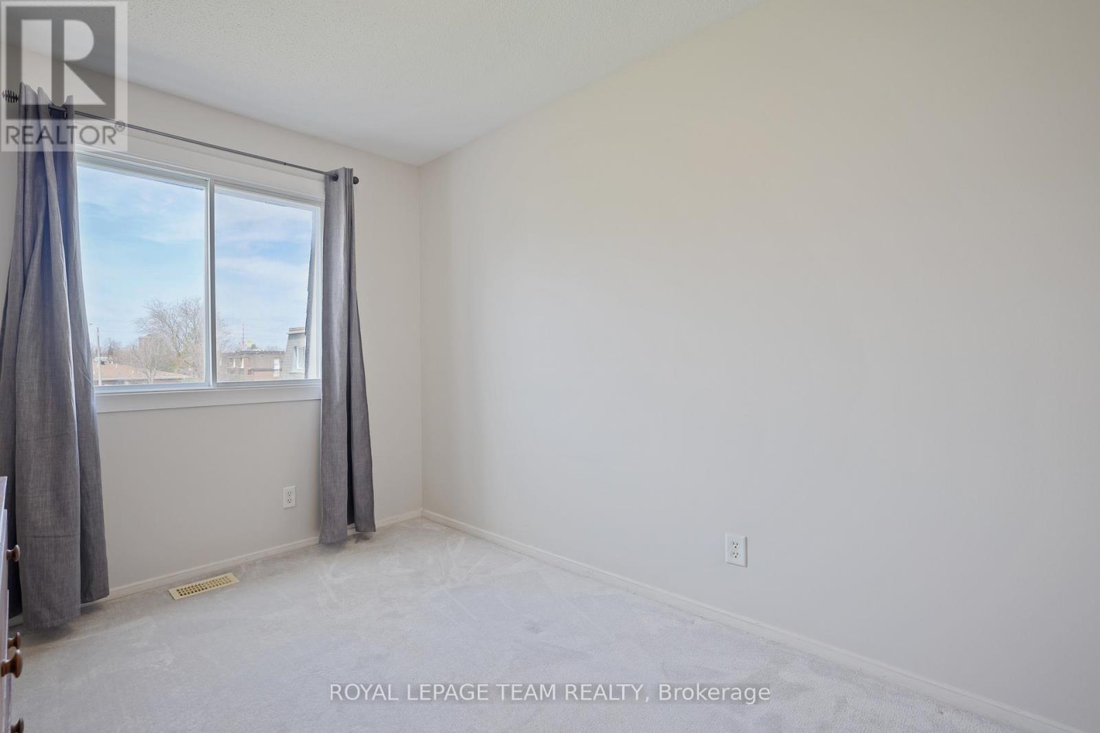 2942 Fairlea Crescent Property Photo 22