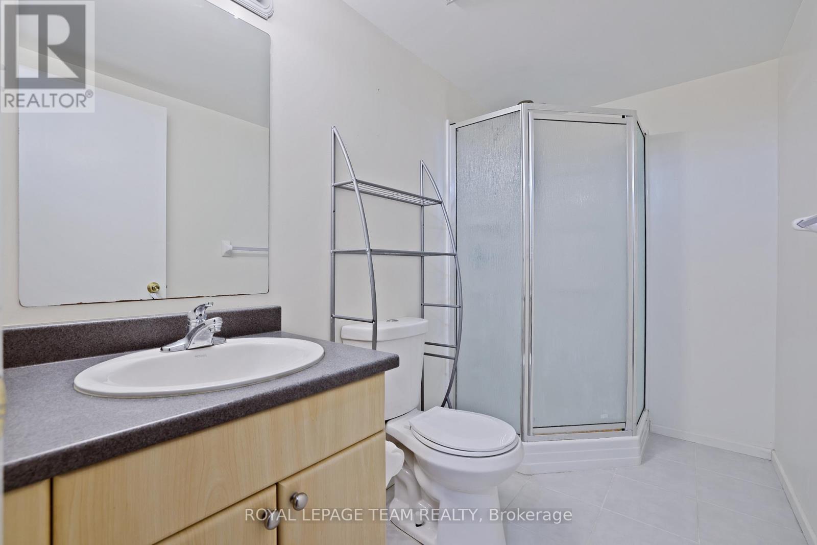2942 Fairlea Crescent Property Photo 29