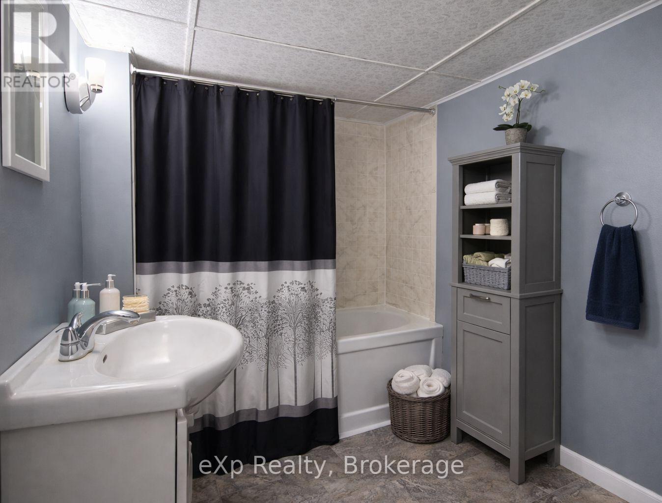 125 Lake Drive Property Photo 30