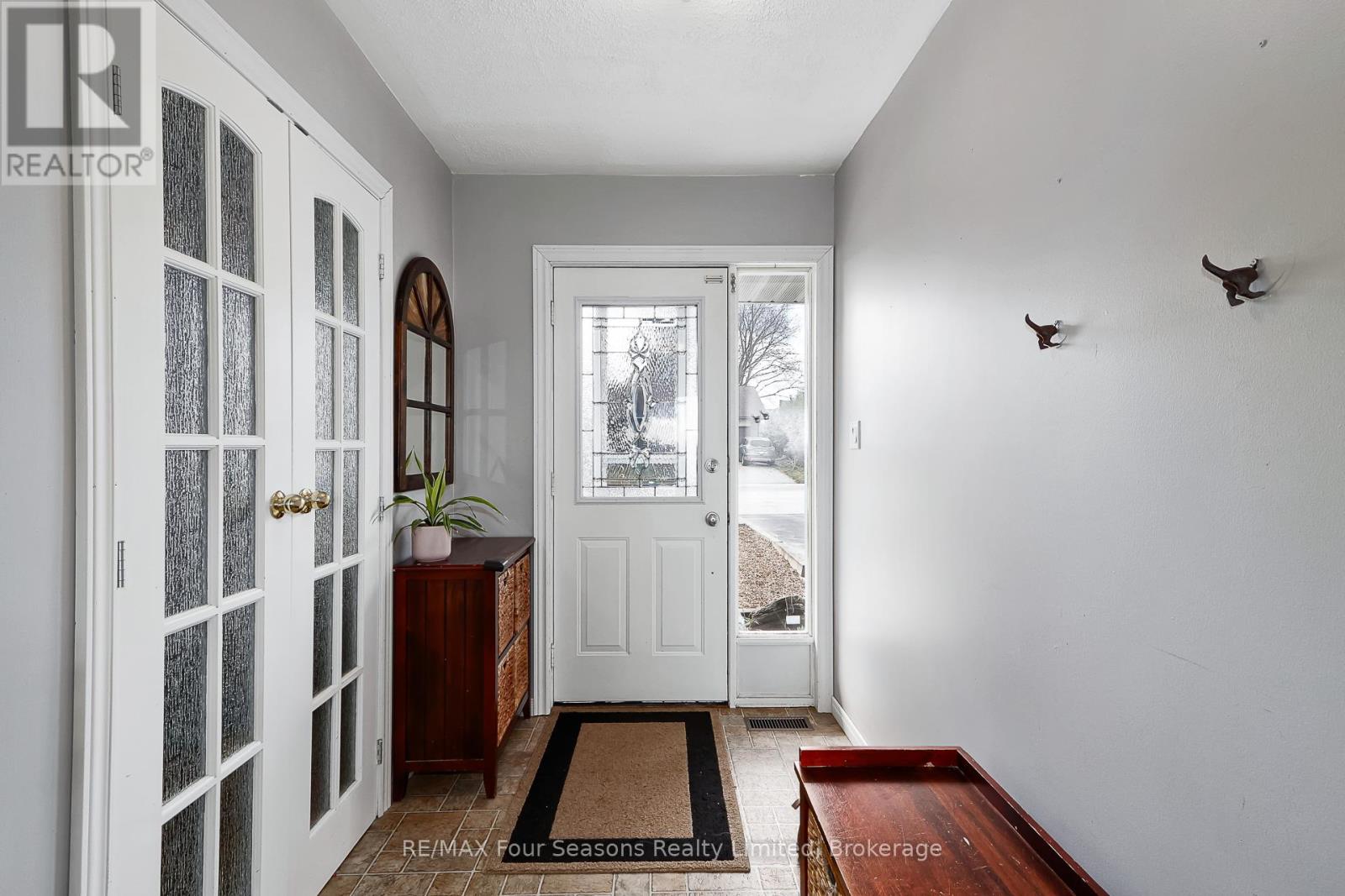 13 Clugston Drive Property Photo 5