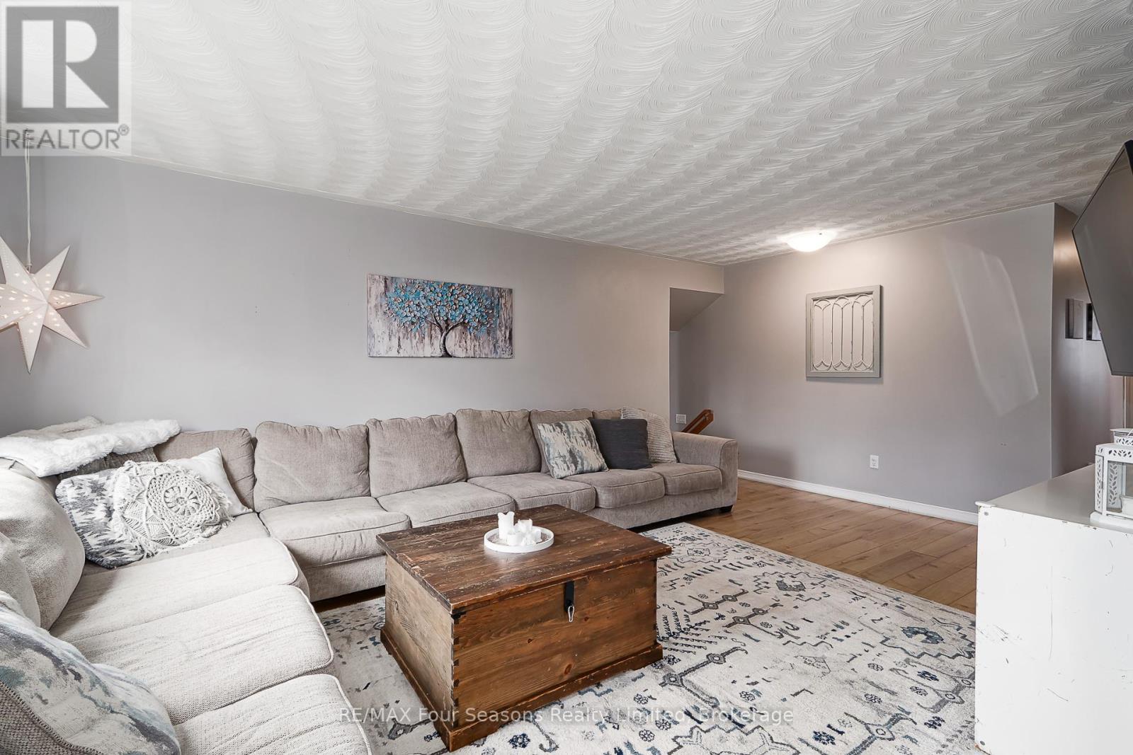 13 Clugston Drive Property Photo 9