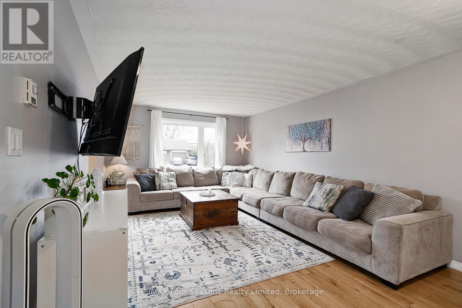 13 Clugston Drive Property Photo 10