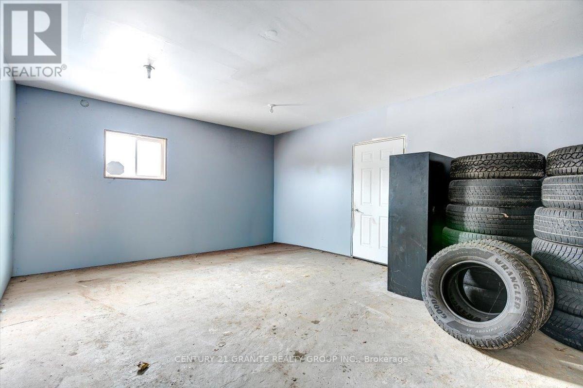 1725 Loop Road Property Photo 3