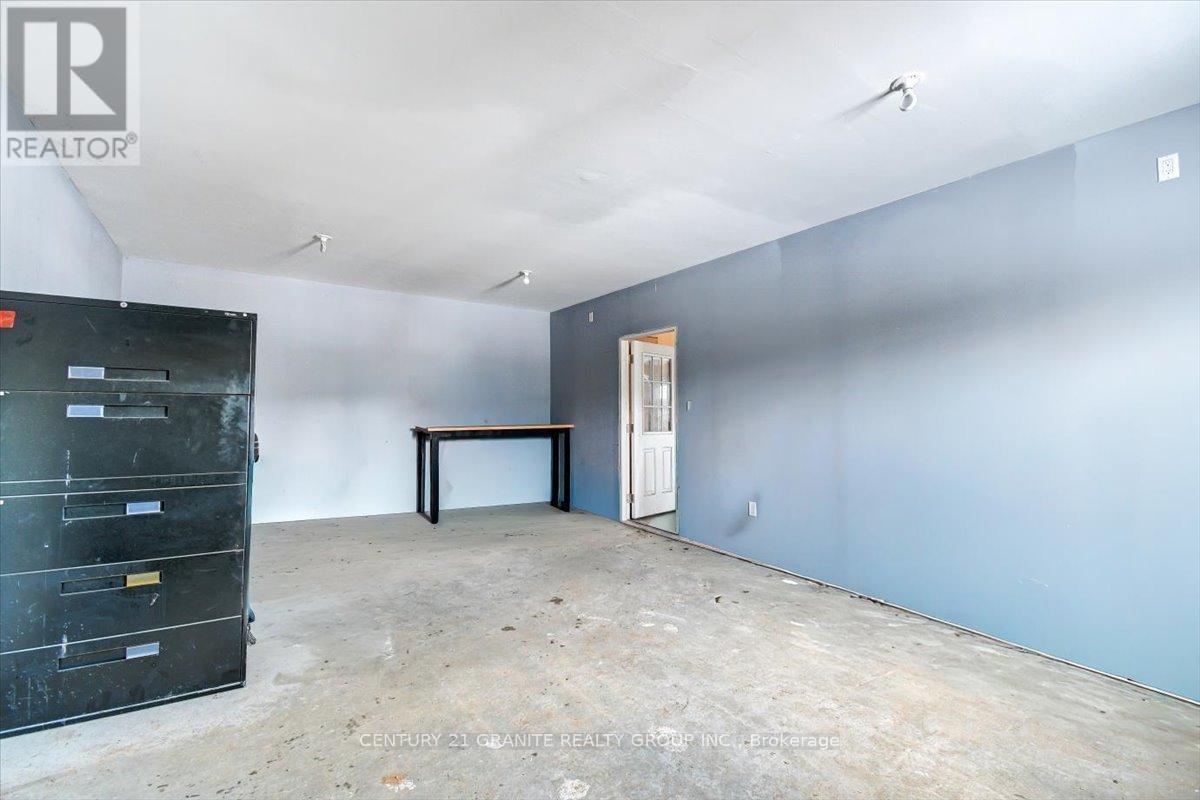 1725 Loop Road Property Photo 4