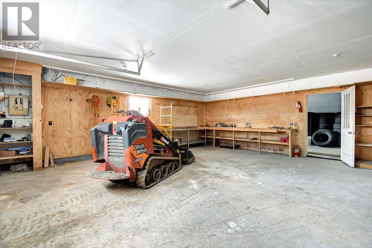 1725 Loop Road Property Photo 7