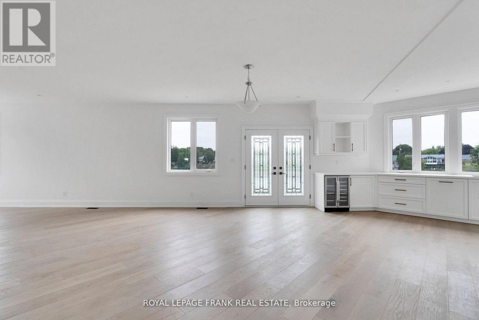 42 Pond Street Property Photo 6