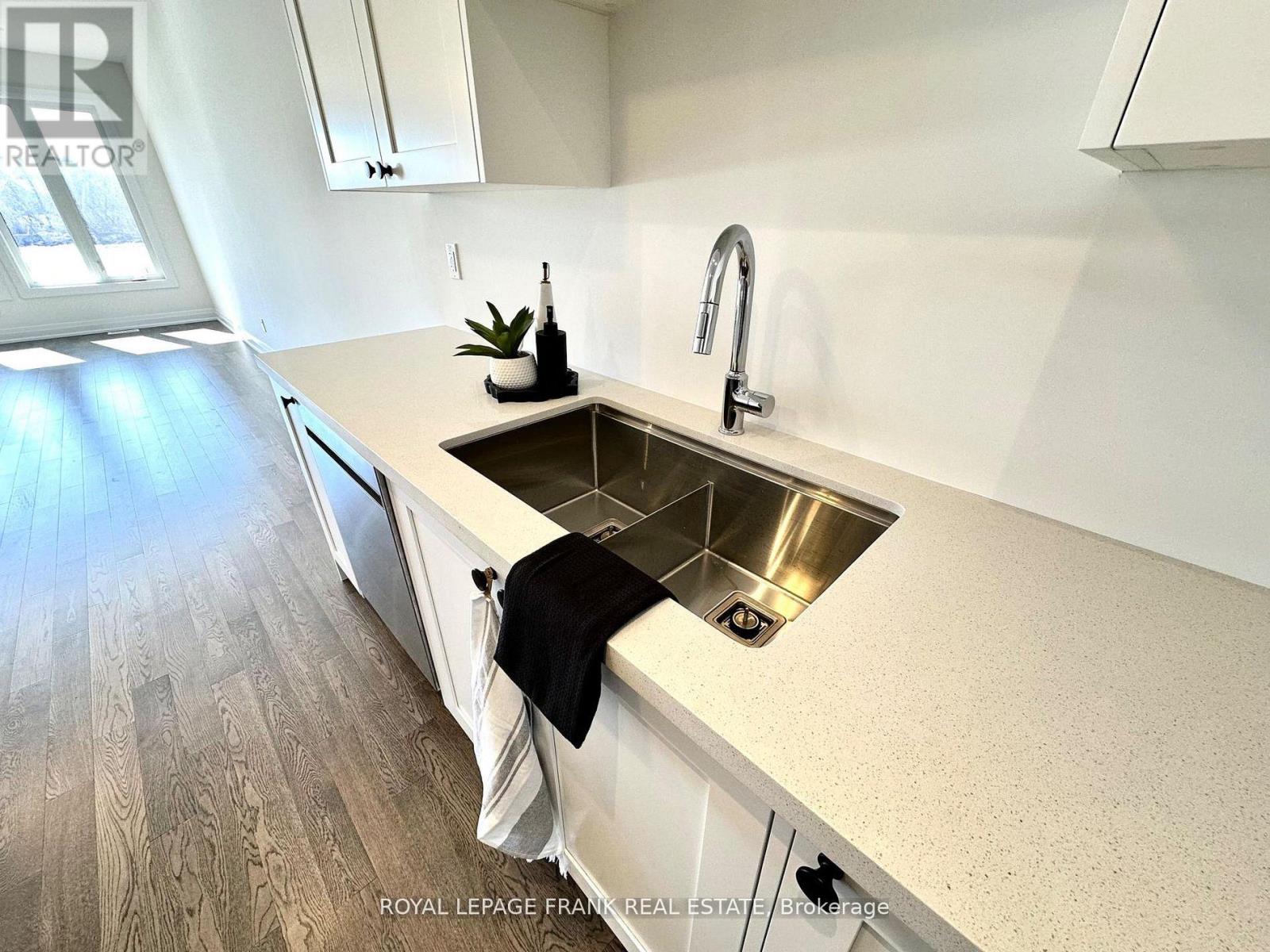12 Pond Street Property Photo 10