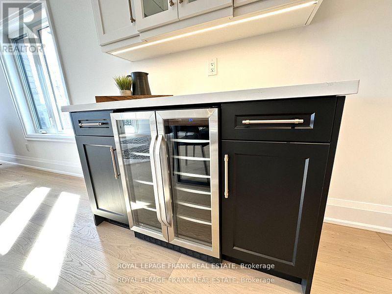 6 Pond Street Property Photo 8