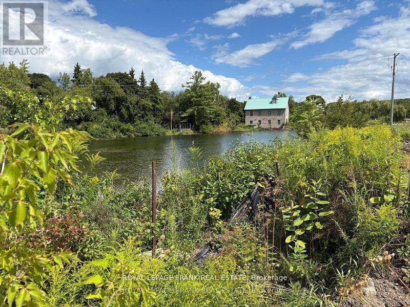 3 Pond Street Property Photo 5