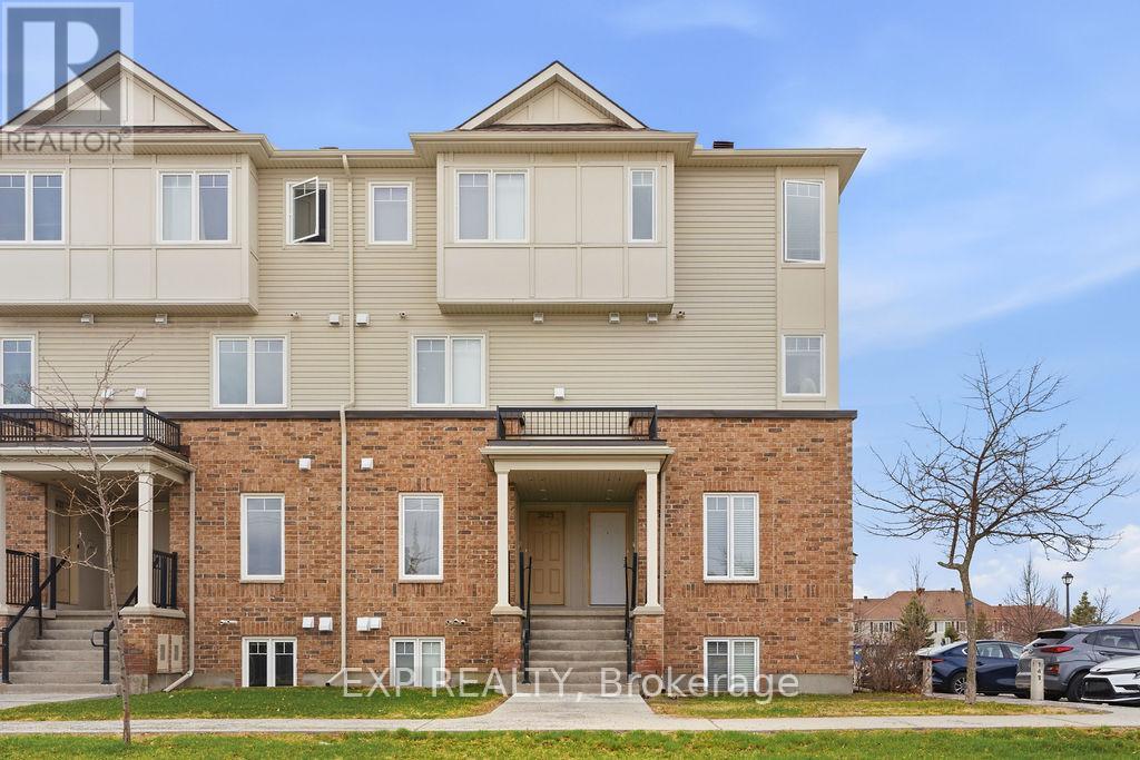 32 - 2621 Longfields Drive Property Photo 1