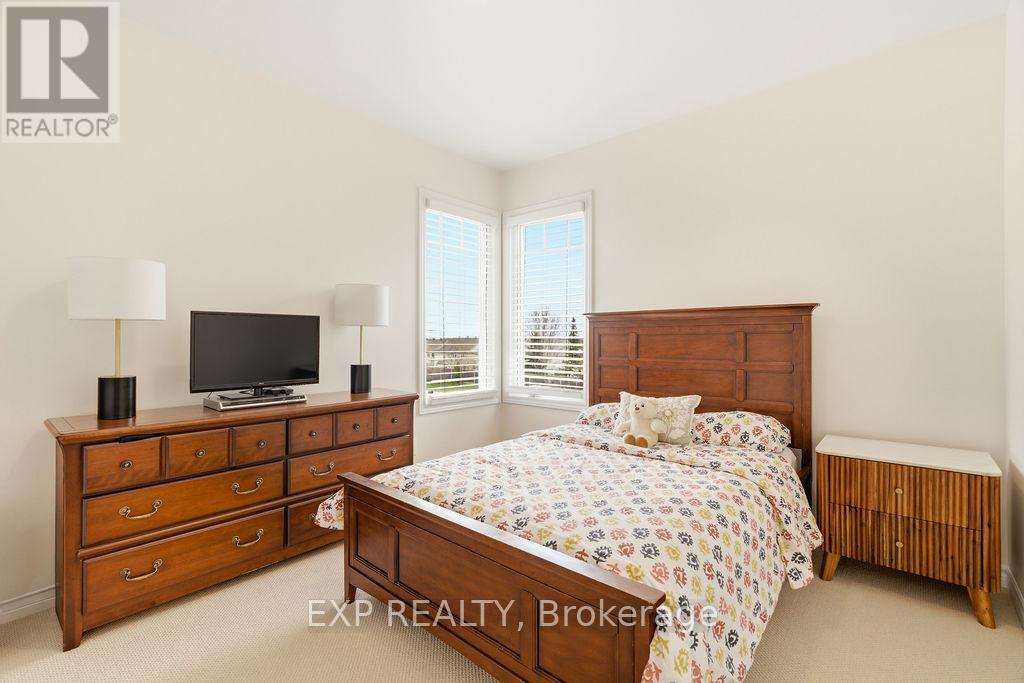 32 - 2621 Longfields Drive Property Photo 27