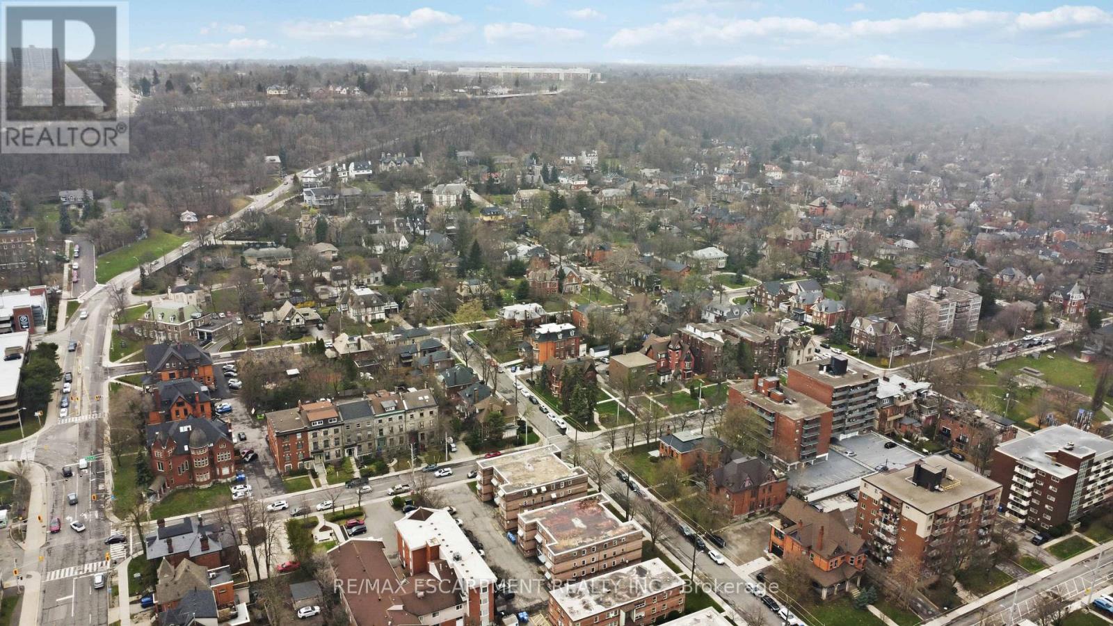 23 - 231 Macnab Street S Property Photo 17