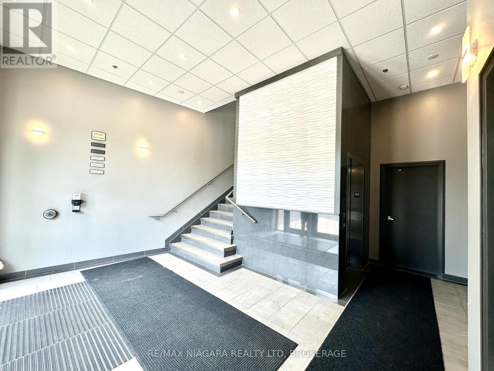 Unit 203 - 359 Carlton Street Property Photo 4