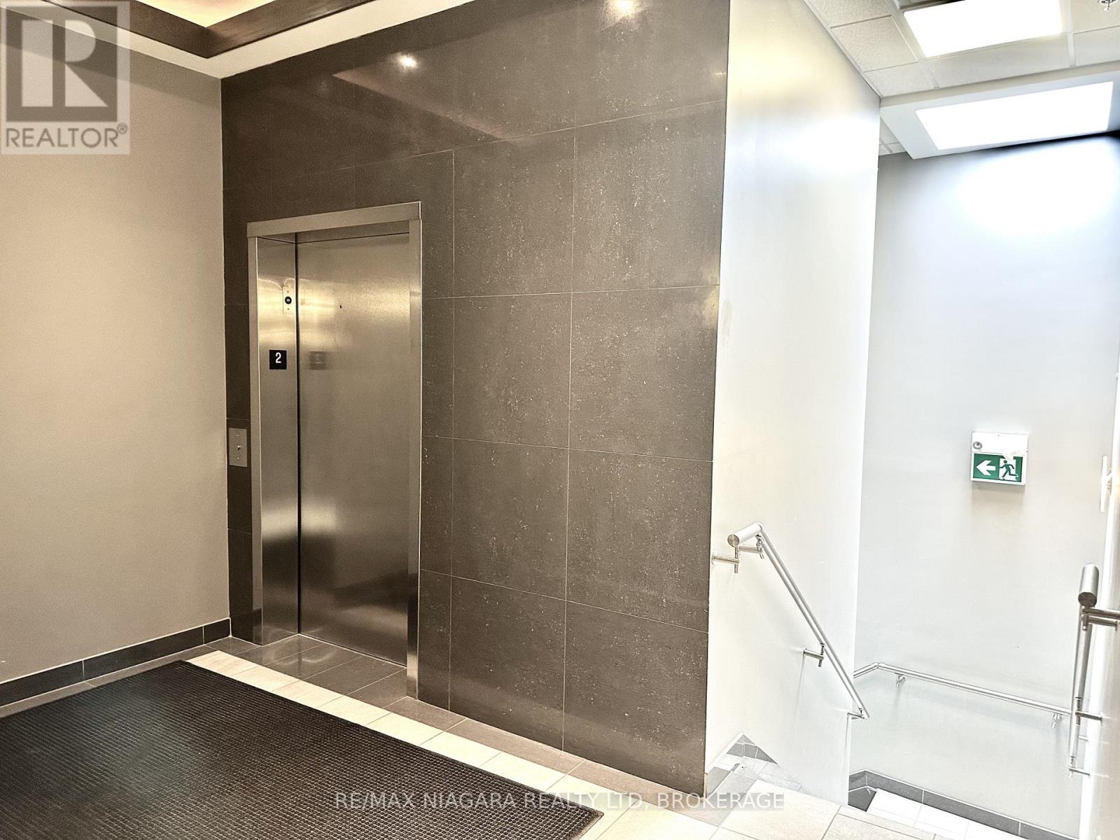 Unit 203 - 359 Carlton Street Property Photo 7