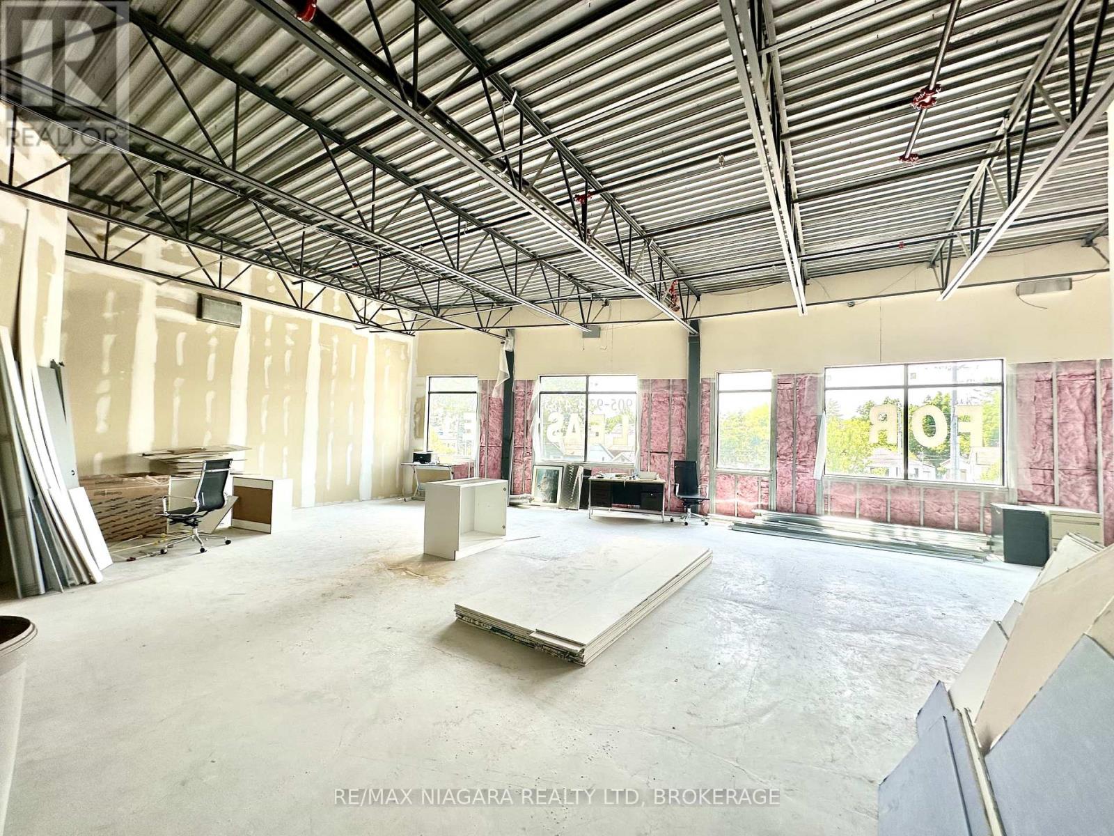 Unit 203 - 359 Carlton Street Property Photo 10