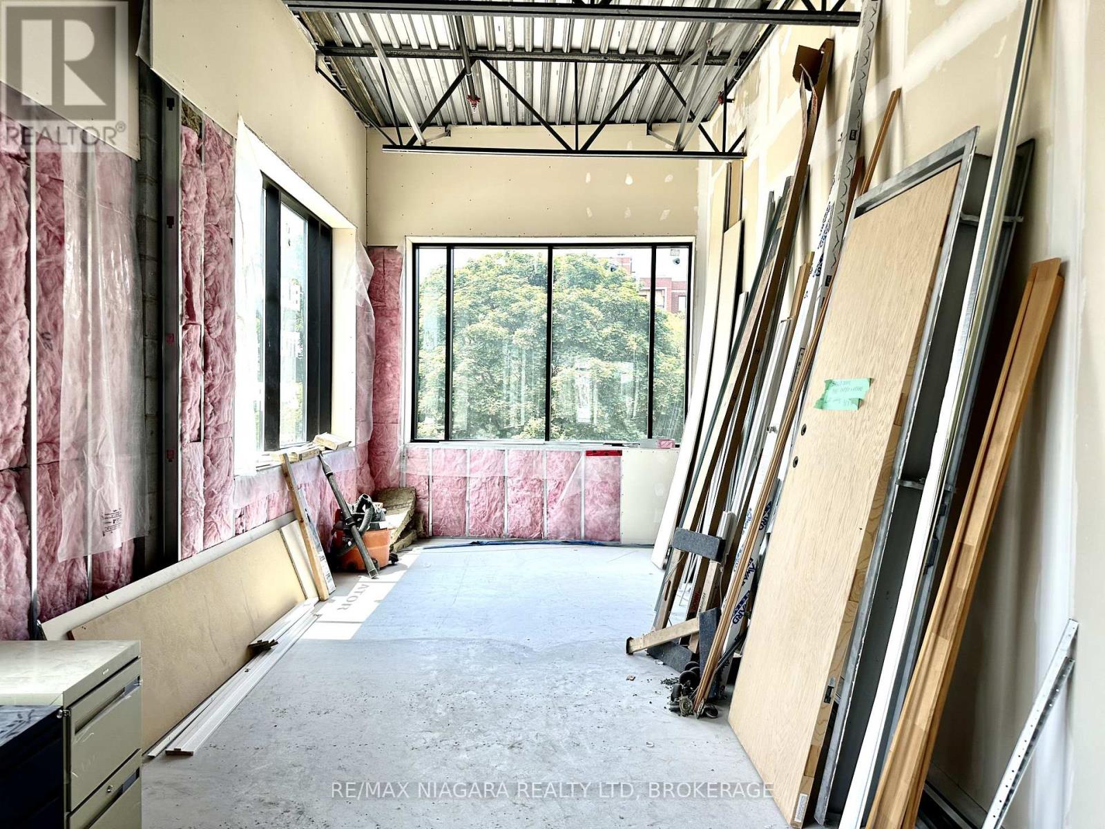 Unit 203 - 359 Carlton Street Property Photo 16