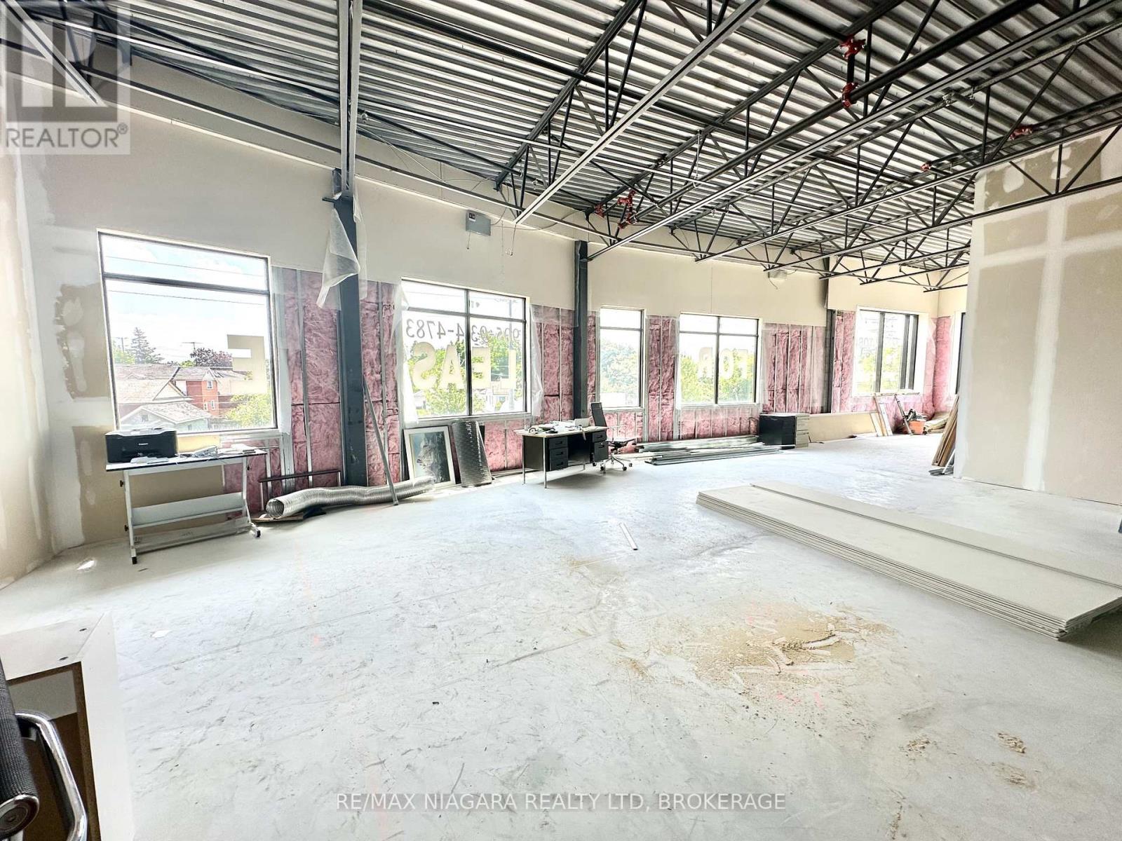 Unit 203 - 359 Carlton Street Property Photo 17
