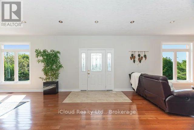 346195 15th Side Road Property Photo 14