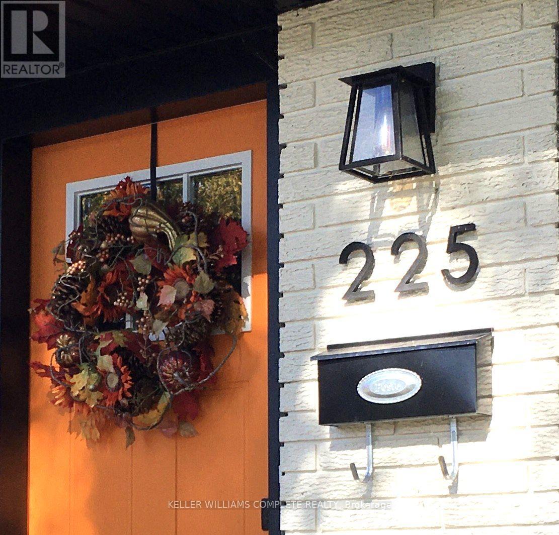 225 Henrietta Street Property Photo 2