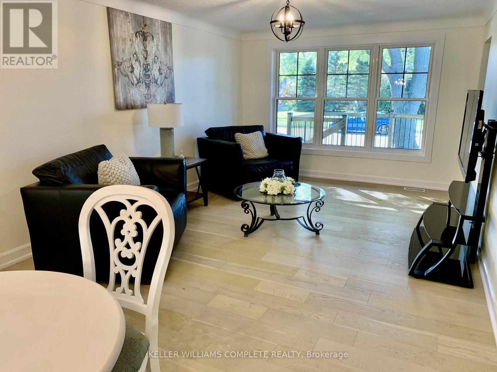 225 Henrietta Street Property Photo 5