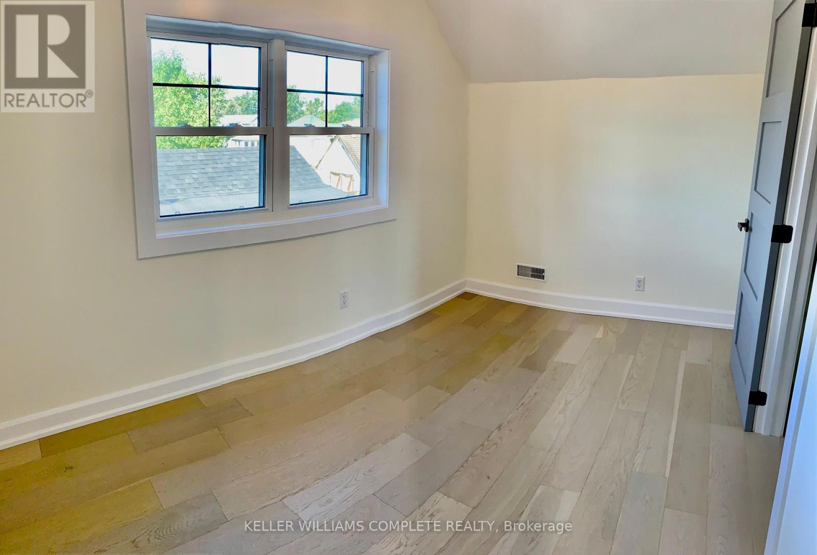 225 Henrietta Street Property Photo 12